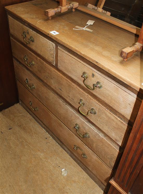 Light oak chest of drawers(-)